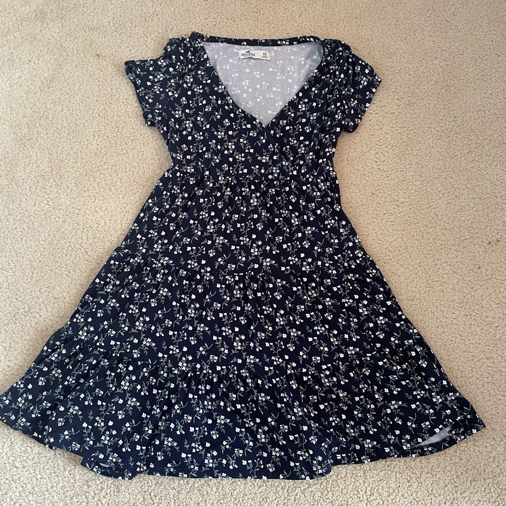 HOLLISTER FLORAL DRESS
